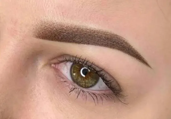 Azonnali megoldás a hiányosságokra, vékony szálakra és a reggeli szemöldök rajzolásra. A legnépszerűbb Soft Powder és Hibrid technikáinkkal az arcodhoz illő, tökéletes ívet és természetes, púderhatású sűrűséget kapsz.